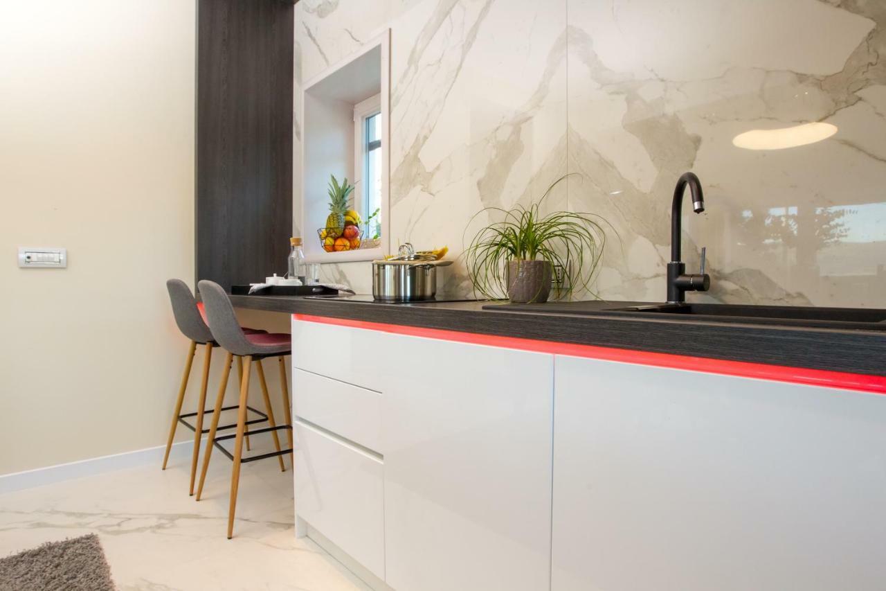 Apartmani Paklenica Noa Starigrad Paklenica Esterno foto